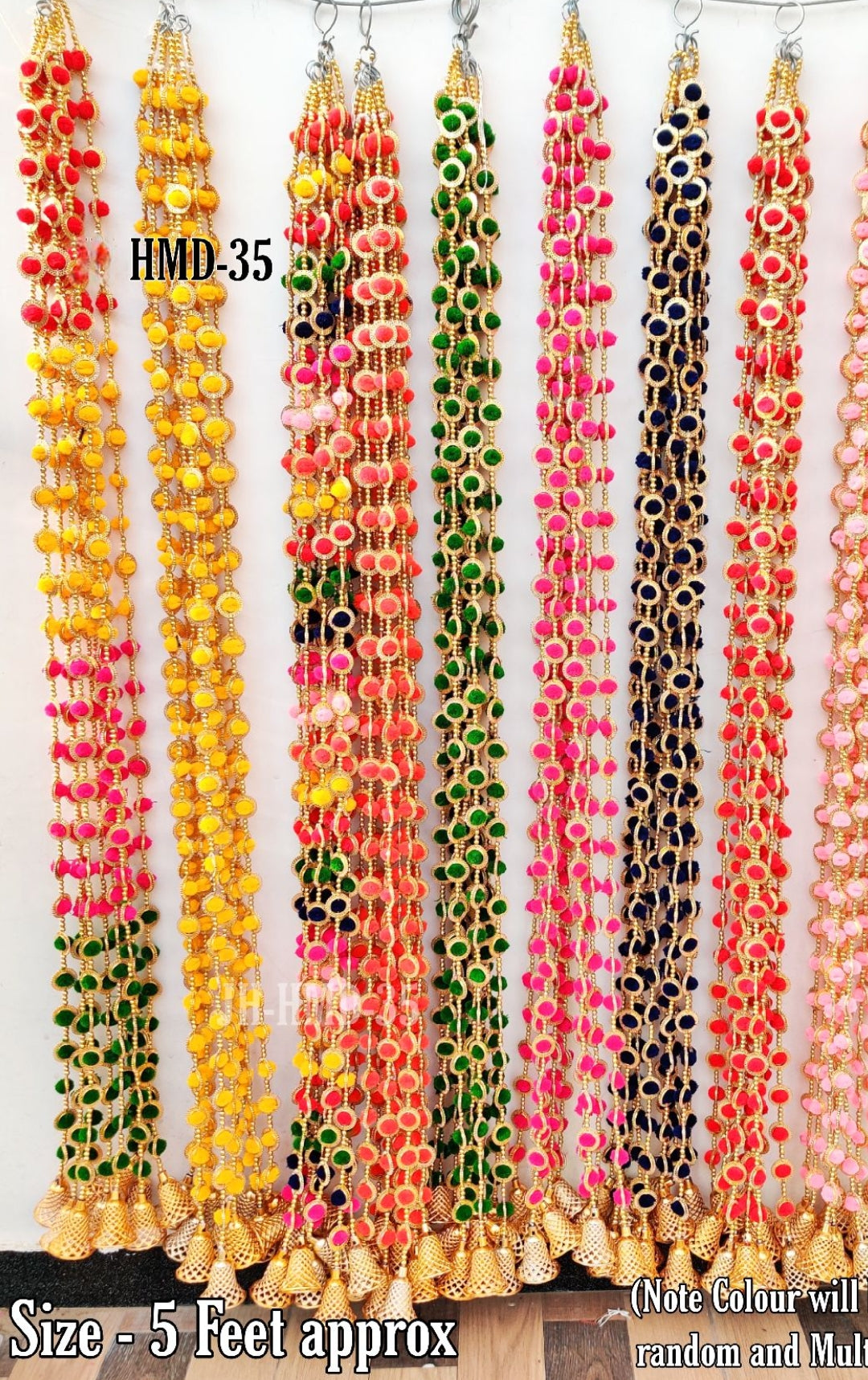 Pom Pom Hanging